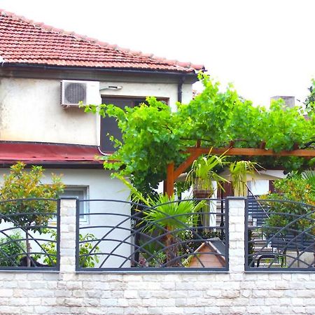 فارنا Guest House "Emily" In Troshevo المظهر الخارجي الصورة